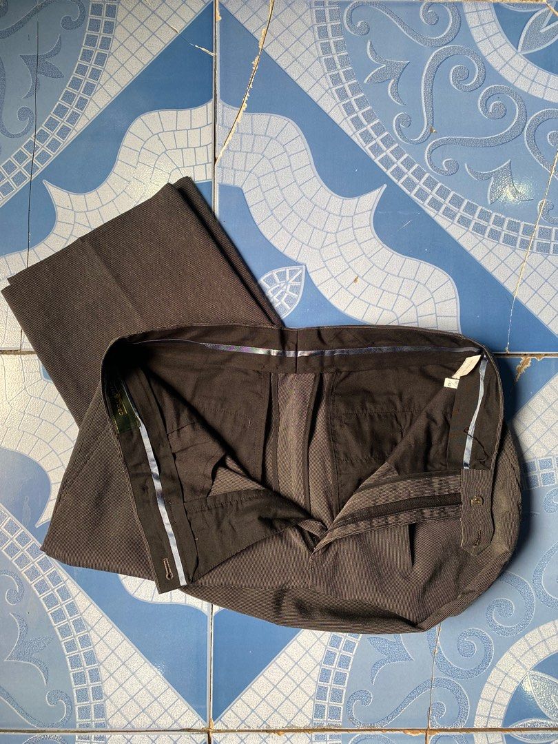 Striped Trousers (Category: Trousers) located in Quezon City. Submitted by denjayc (Listing ID 1394046690, Image 3). Description: Waistline: 28 Leg Opening: 24 Length: 39 Issues: None.