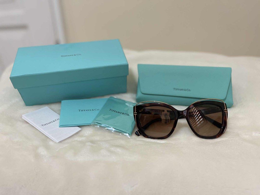 TIFFANY&CO. SUN GLASSES (Category: Sunglasses & Eyewear) located in Binalonan. Submitted by barbs09 (Listing ID 1394050410, Image 2). Description: Brand new with box Inclusions stated in the photos Original Never been use Still negotiable .