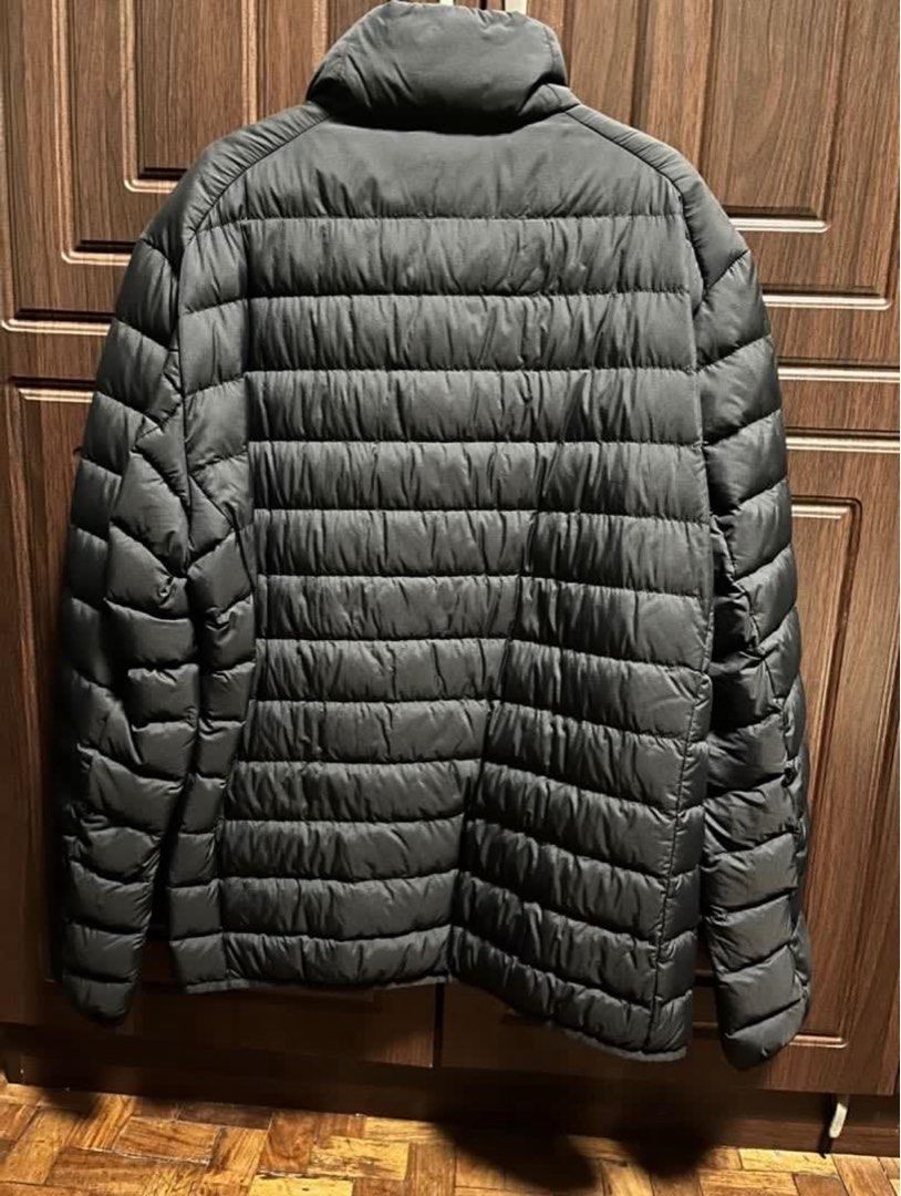 Uniqlo Ultralight Pufftech Jacket - Navy blue (Category: Coats, Jackets and Outerwear) located in Valenzuela. Submitted by decluttrr (Listing ID 1394151214, Image 2). Description: Used only for an out of the country trip Size Small.