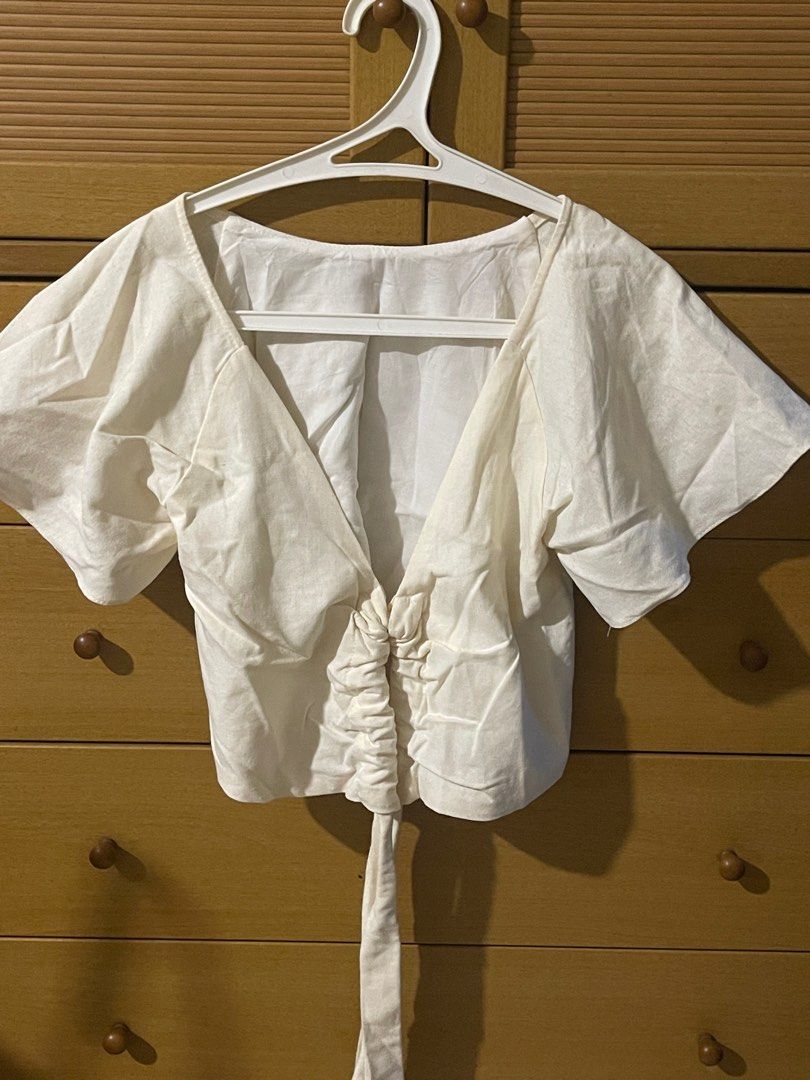 Wearlaya cream linen top (Category: Blouses) located in Quezon City. Submitted by vee222 (Listing ID 1394106125, Image 1). Description: fits XS to semi medium.