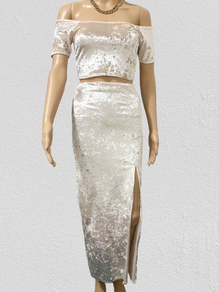 White Beige Suede / Velvet Coordinates (Category: Sets or Coordinates) located in Manila. Submitted by passmystyle (Listing ID 1394176530, Image 3). Description: •Good for XS to Small figures .