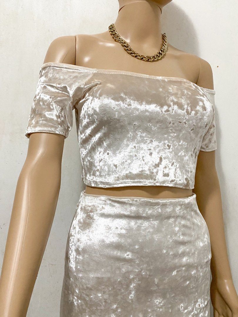 White Beige Suede / Velvet Coordinates (Category: Sets or Coordinates) located in Manila. Submitted by passmystyle (Listing ID 1394176530, Image 2). Description: •Good for XS to Small figures .