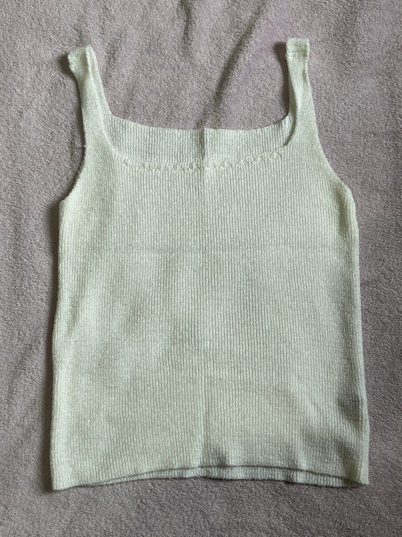 White Tank Top (Category: Others Tops) located in Marilao. Submitted by dnncsd (Listing ID 1394072872, Image 1). Description: XS - S .