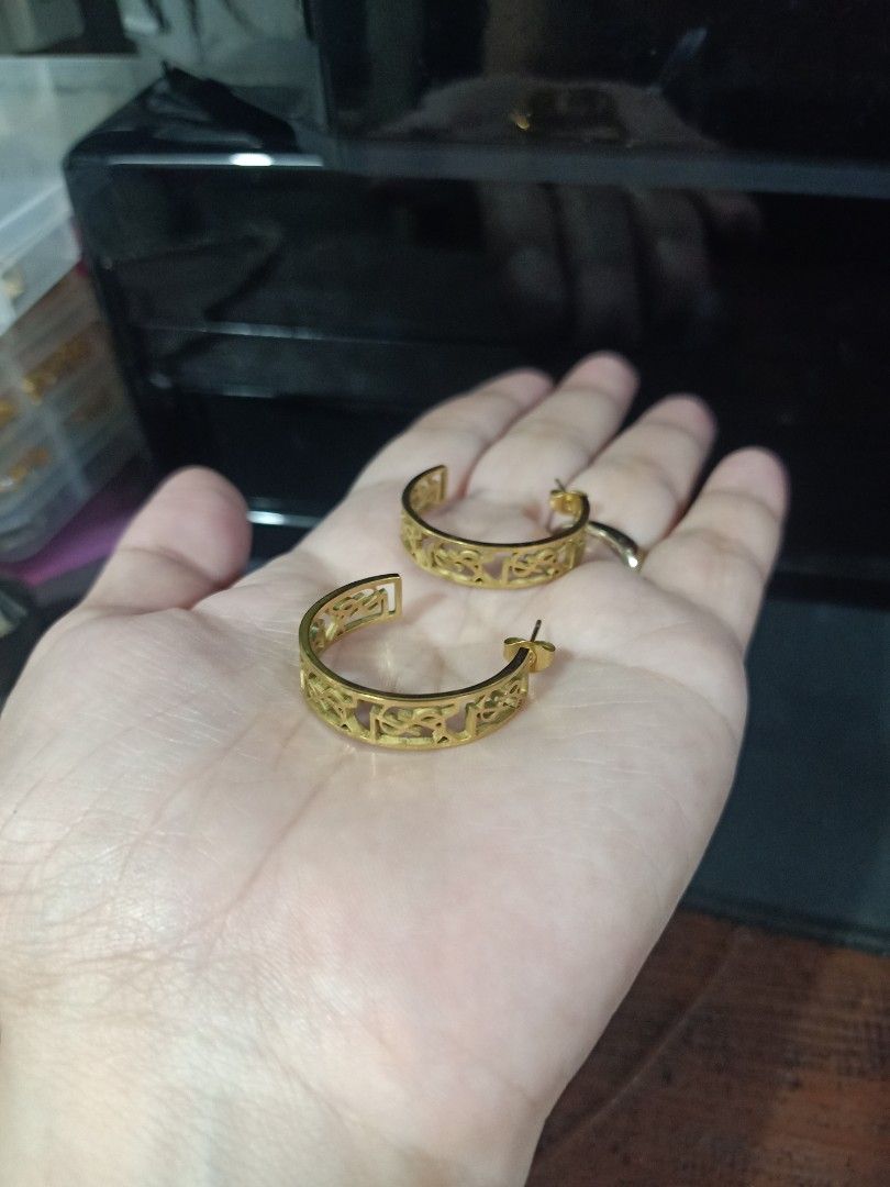 YSL Big Hoop Earrings (Category: Earrings) located in Caloocan City. Submitted by chariepadilla (Listing ID 1394090577, Image 2). Description: YSl Gold plated.