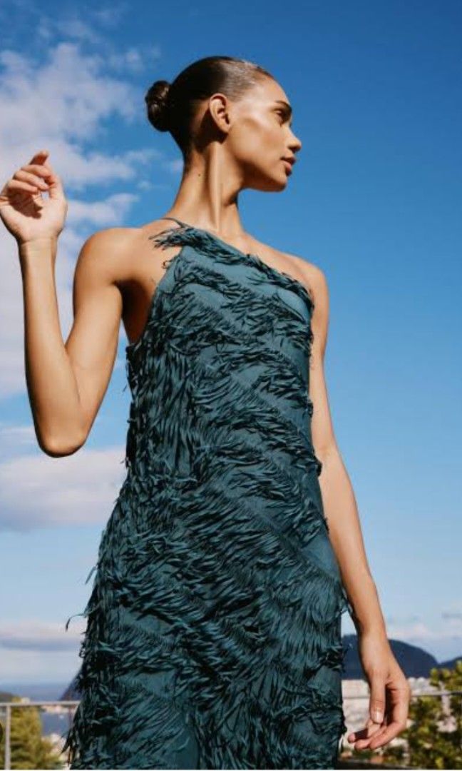 ZARA FRINGED MIDI DRESS (Category: Dresses) located in Manila. Submitted by bkperks.atbp (Listing ID 1394025962, Image 1). Description: ‼️BRAND NEW AND OG ZARA SALE‼️ SMALL ON TAG🏷️ I CAN SEND ACTUAL PHOTOS OF THE ITEM💕.