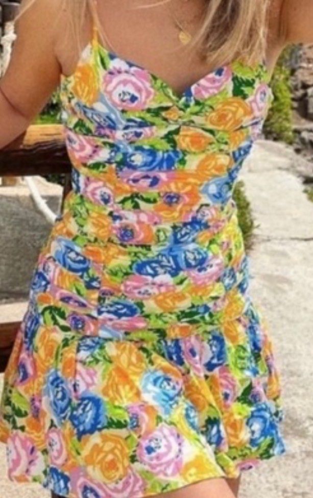 Zara Garden Bloom Draped Mini Dress (Category: Dresses) located in Cebu City. Submitted by vanitygurl (Listing ID 1394145946, Image 1). Description: Best fit with XXS - XS.