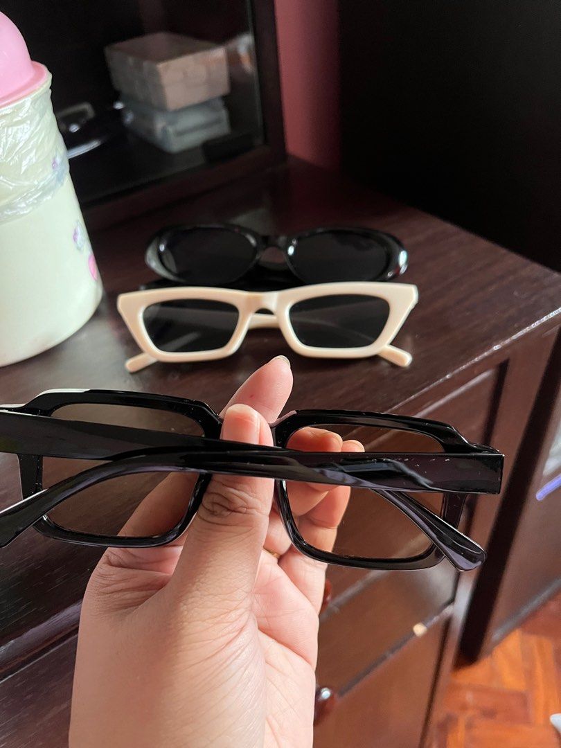 3pcs sunglasses for 100php (Category: Sunglasses & Eyewear) located in Manila. Submitted by declutterrrrrrrph (Listing ID 1394251380, Image 2). Description: 3pcs 100 all.