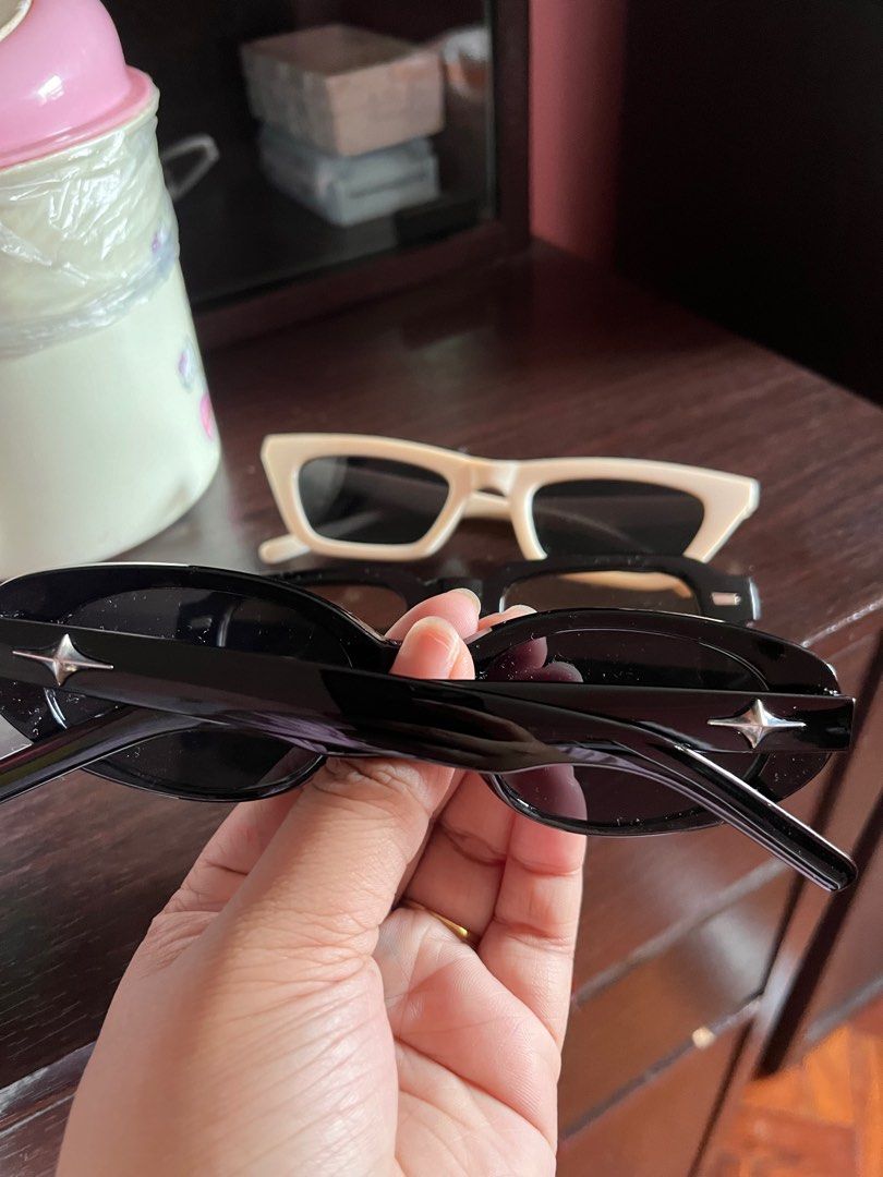 3pcs sunglasses for 100php (Category: Sunglasses & Eyewear) located in Manila. Submitted by declutterrrrrrrph (Listing ID 1394251380, Image 3). Description: 3pcs 100 all.