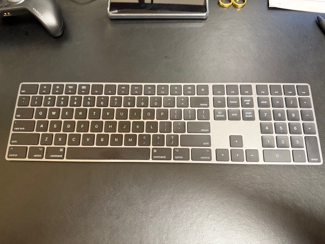 二手9成新 APPLE蘋果原廠 Magic Keyboard 藍牙巧控鍵盤（無注音） A1843 lightning版, 電腦及科技產品 ...