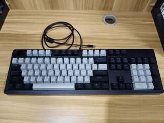 Teclado mecánico con interruptores negros