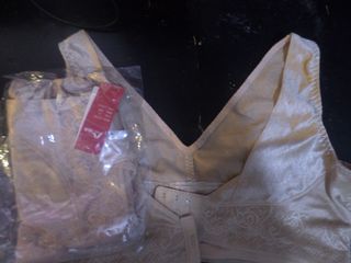 （分類：）位於 。 由 Swapmarthk 提交（商品編號 1394391824，圖片 1）。簡介： 。