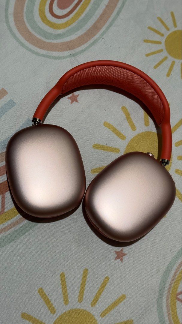 airpods max (Category: Headphones & Headsets) located in Makati City. Submitted by renzjosephyao (Listing ID 1394337585, Image 2). Description: meetup around ayala makati or rockwell.