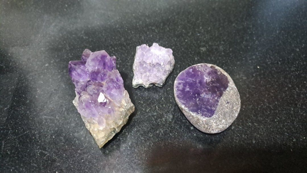 Amethyst Crystal Cluster and Tumbled Stones (Category: Other Home Decor) located in Davao. Submitted by bravemoon_556cd5 (Listing ID 1394333166, Image 1). Description: - Amethyst crystal set - Includes one cluster and two tumbled stones - Features a rich purple color - Perfect for collectors and crystal enthusiasts - Ideal for decoration or spiritual practices.
