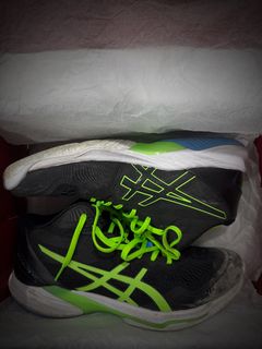 (Category: ) located in . Submitted by shssneakers (Listing ID 1394341990, Image 1). Description: .