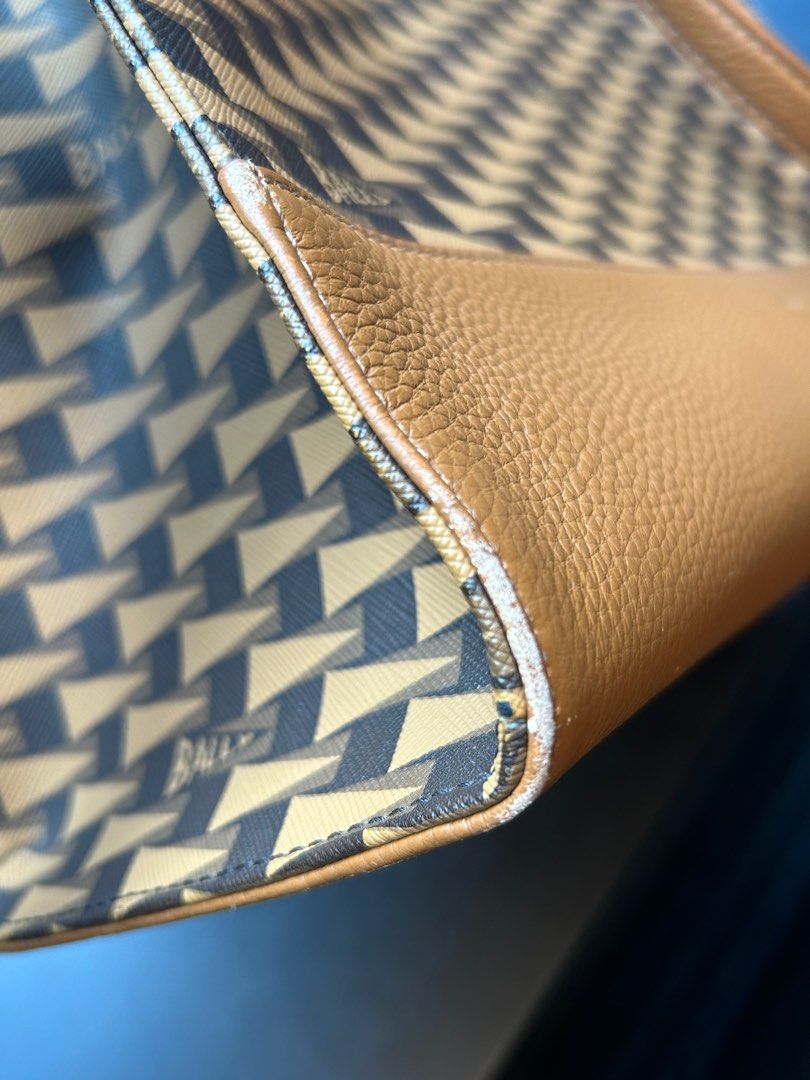 Bally Pennant Tote (Category: Luxury Bags & Wallets) located in Pasig City. Submitted by ortigasseller (Listing ID 1394276729, Image 3). Description: Negotiable.