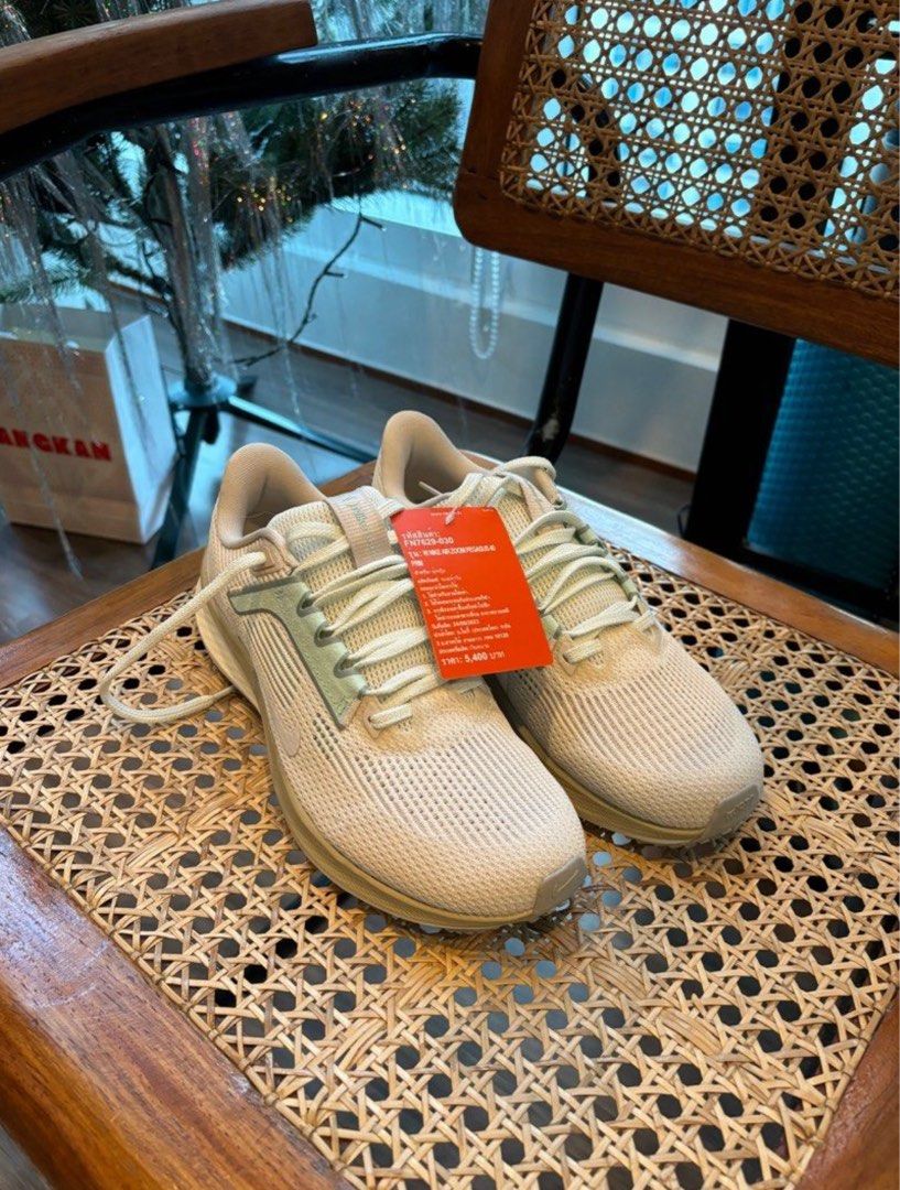 BNWT - Nike Air Zoom Pegasus US 7 (Category: Sneakers) located in Taguig. Submitted by ij_dh (Listing ID 1394270811, Image 1). Description: - Brand New with Tags! - Never worn - Bought in Thailand as pasalubong - RFS: Wrong Size.