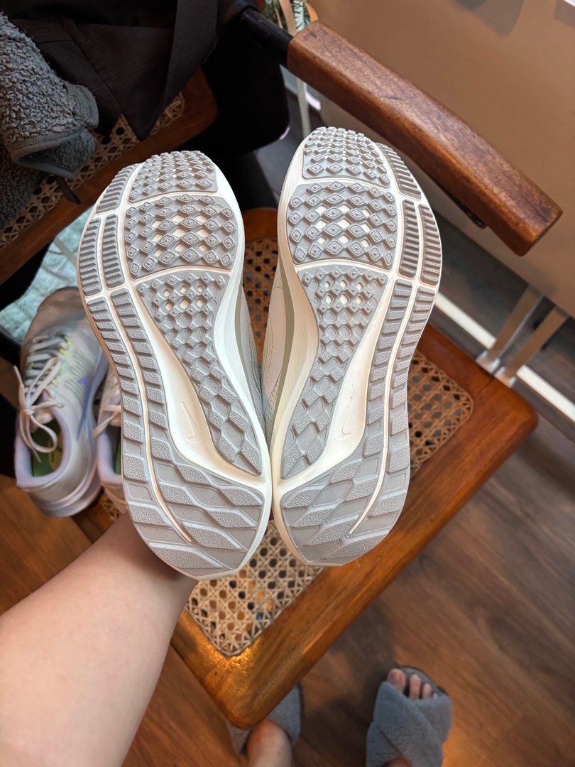 BNWT - Nike Air Zoom Pegasus US 7 (Category: Sneakers) located in Taguig. Submitted by ij_dh (Listing ID 1394270811, Image 3). Description: - Brand New with Tags! - Never worn - Bought in Thailand as pasalubong - RFS: Wrong Size.