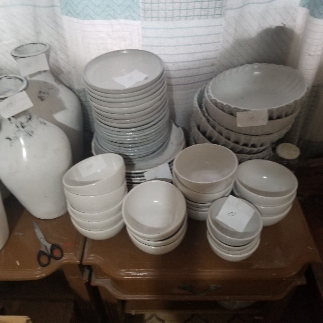 Ceramic Plates, Bowls, and Vases carpets (Category: Dinnerware & Cutlery) located in Paranaque City. Submitted by showboat (Listing ID 1394235356, Image 1). Description: - Ceramic dinnerware set - Includes plates, bowls, and vases - Plates and bowls in white and gray - Various sizes available large imported carpets and more - Decorative vases in different shapes - Ideal for home decor - Suitable for everyday use.