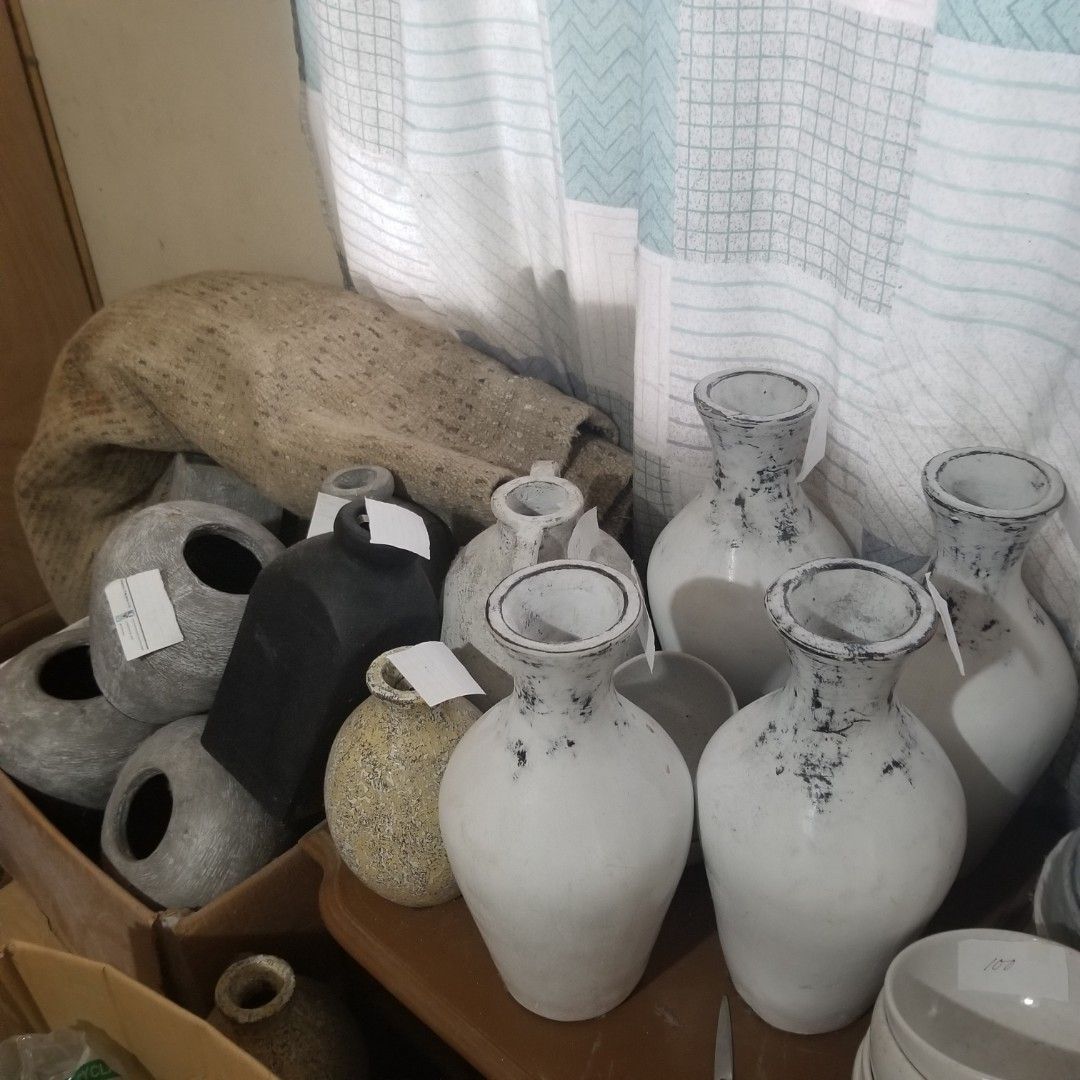 Ceramic Plates, Bowls, and Vases carpets (Category: Dinnerware & Cutlery) located in Paranaque City. Submitted by showboat (Listing ID 1394235356, Image 2). Description: - Ceramic dinnerware set - Includes plates, bowls, and vases - Plates and bowls in white and gray - Various sizes available large imported carpets and more - Decorative vases in different shapes - Ideal for home decor - Suitable for everyday use.