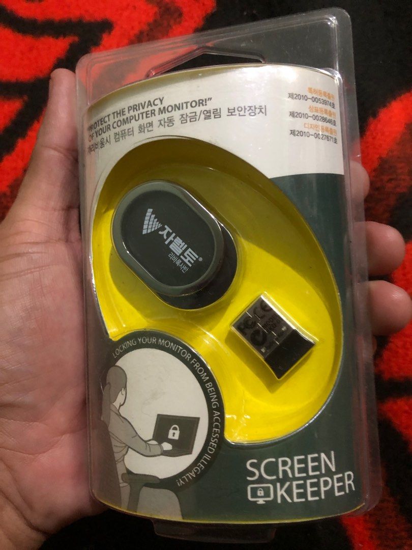 Computer privacy screen lock unit (Category: Software) located in Quezon City. Submitted by markgolveo (Listing ID 1394377528, Image 2). Description: Computer privacy screen lock unit Bnew sealed unit.