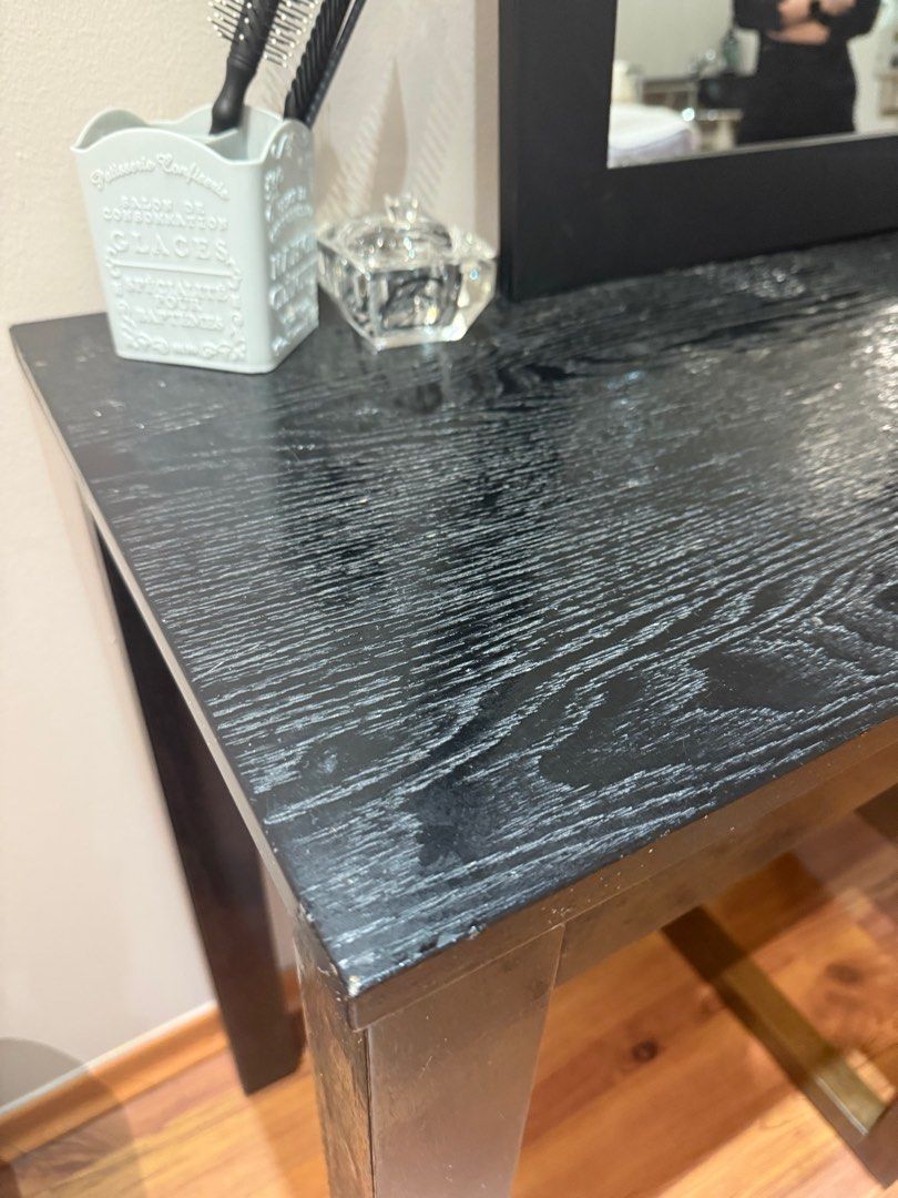 Console Table (Category: Tables & Sets) located in Kuala Lumpur. Submitted by agneslow7 (Listing ID 1394217254, Image 3). Description: .