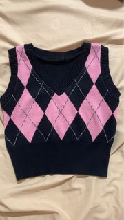 (Category: ) located in . Submitted by pumpkin.garments (Listing ID 1394303361, Image 1). Description: .