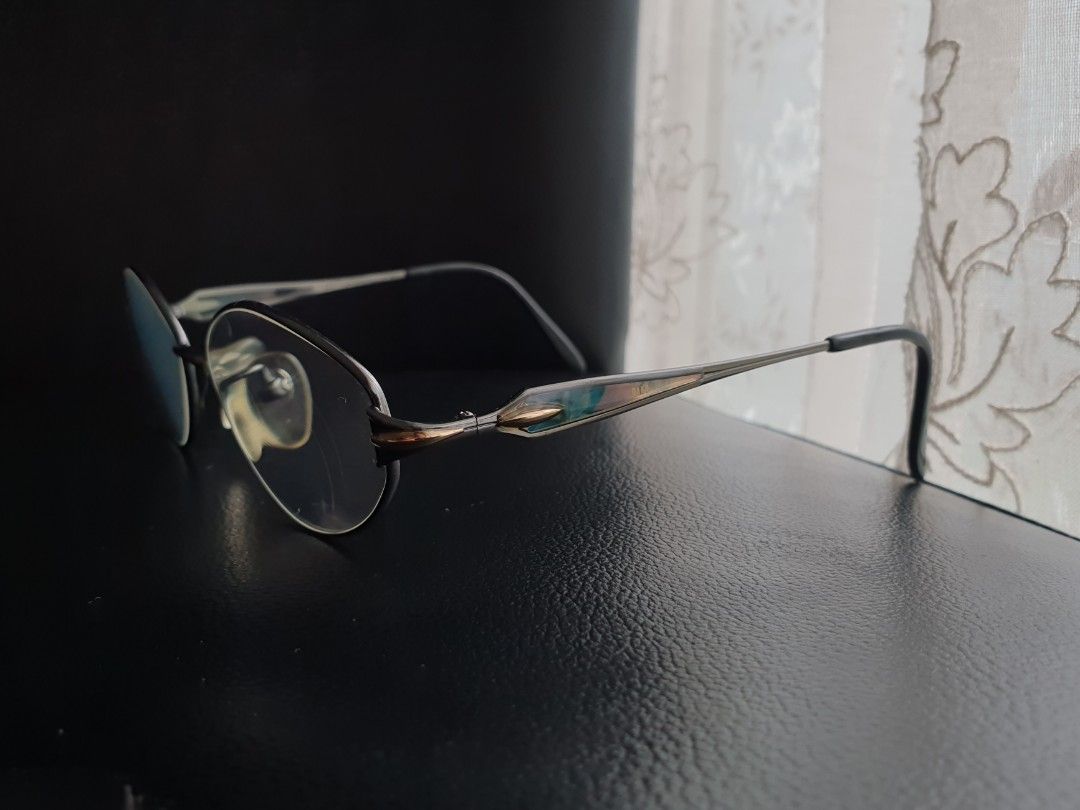 DAKS London Titanium Eyeglass Frame (Category: Sunglasses & Eyewear) located in Quezon City. Submitted by WasalakTwo (Listing ID 1394299306, Image 1). Description: Bought in Japan Authentic Durable and high quality Excellent condition Clean and presentable Lens are graded, but replaceable Open for delivery nationwide Front Width 13.5cm Front Height 3.6cm.