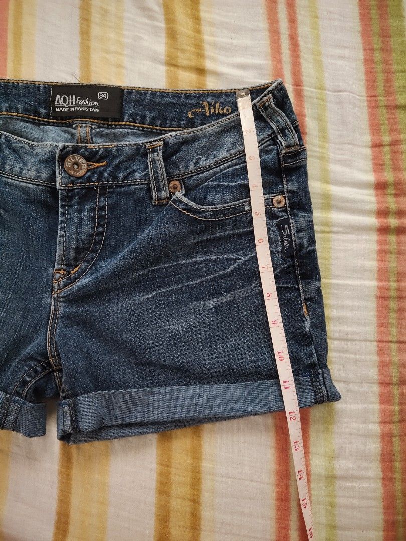 Denim Maong Shorts (Category: Shorts) located in Manila. Submitted by maze.declutter (Listing ID 1394296126, Image 3). Description: - size 34 on tag but can fit 30-32 - see photos for more details.
