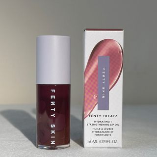 Fenty Treatz Hydrating + Strengthening Lip Oil #Black Cherry 護唇油64212823176449110