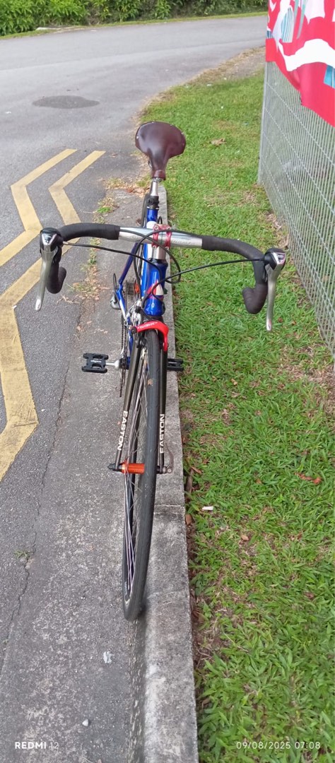 Fuji Roubaix 3.0 Road Bike - Blue, Sports Equipment, Bicycles & Parts ...