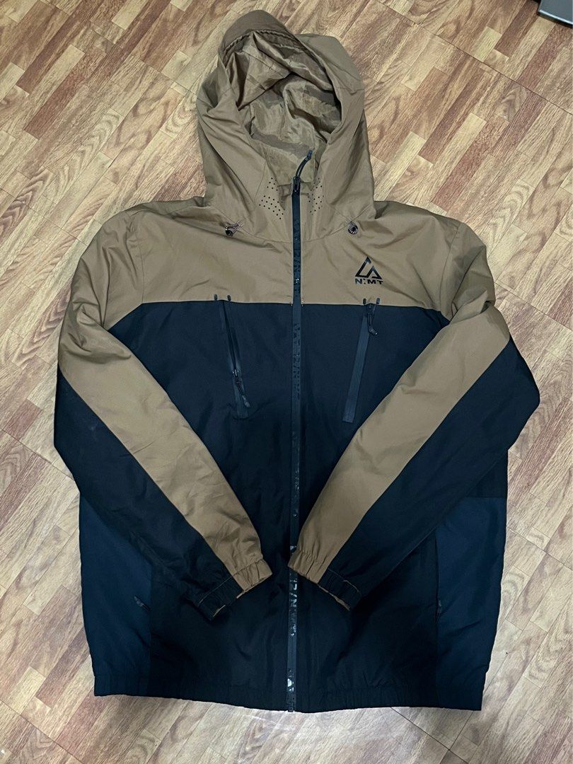 George Rain Jacket (Category: Activewear) located in Quezon City. Submitted by chris.secondhand (Listing ID 1394326847, Image 2). Description: Pang gorpcore nyo XL Used once sa camping +sf.