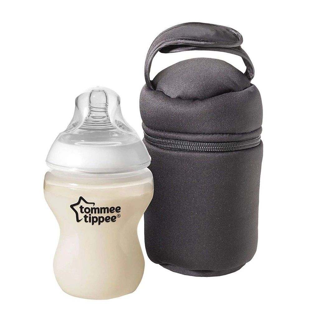 [GFS] Tommee Tippee Bottle Insulated Bag (Category: Breastfeeding & Bottle Feeding) located in Quezon City. Submitted by greatfindstuff (Listing ID 1394268140, Image 2). Description: Tommee Tippee Bottle Insulated Bag🇦🇺 📌Condition • Good as New • from UK • As is • no box 📍 Novaliches, Quezon City 🛵 Lalamove • Self Pick up • Grab 💰Gcash • Maya • BPI • Cash on pick up - Keeps baby bottles warm while traveling. - Zippered closure for secure st