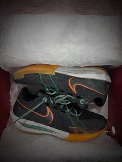 (Category: ) located in . Submitted by shssneakers (Listing ID 1394340504, Image 1). Description: .