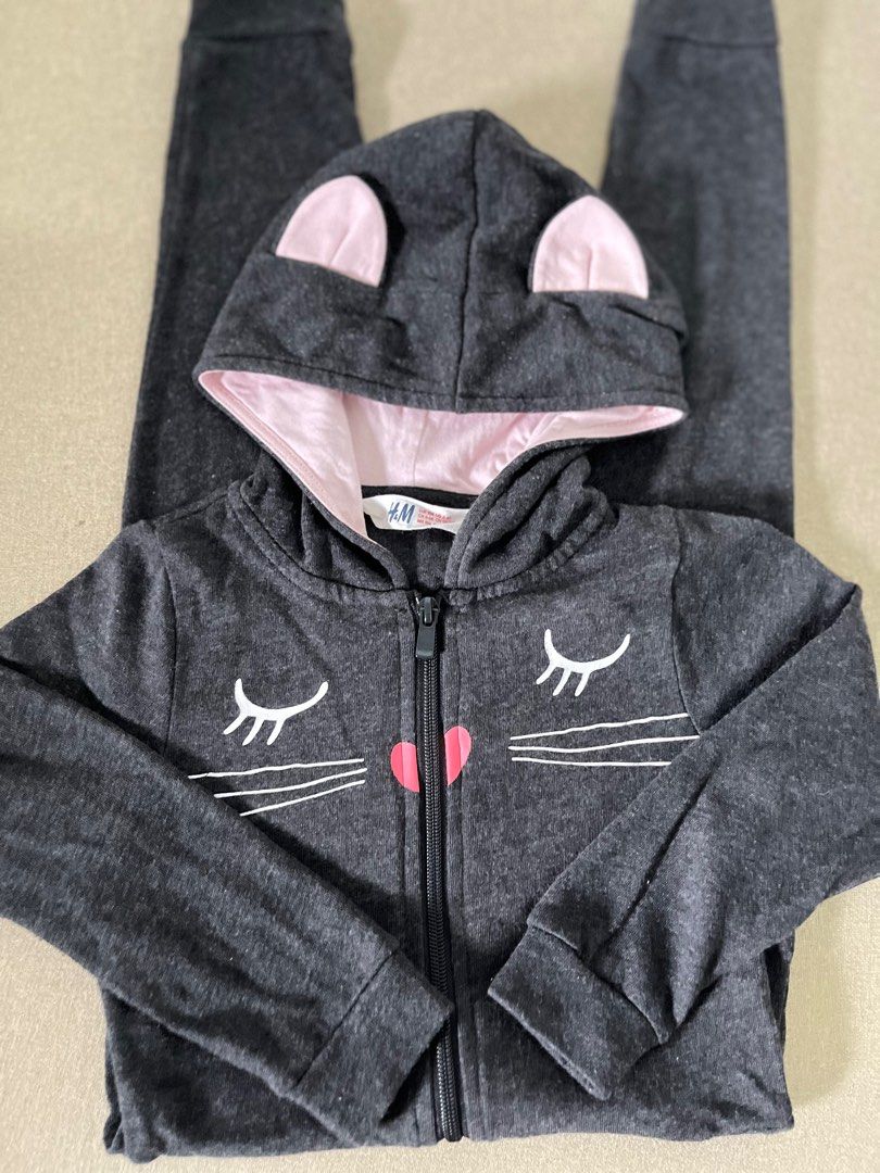 Hm Bodysuit Cat design for 3-4 years old (Category: Babies & Kids Fashion) located in San Carlos. Submitted by recherish (Listing ID 1394275180, Image 1). Description: Used only once No return no exchange. All sales are final. Payment via GCash. No COD, payment prior to delivery. Shipping Fees c/o Buyer. Delivery via J&T.