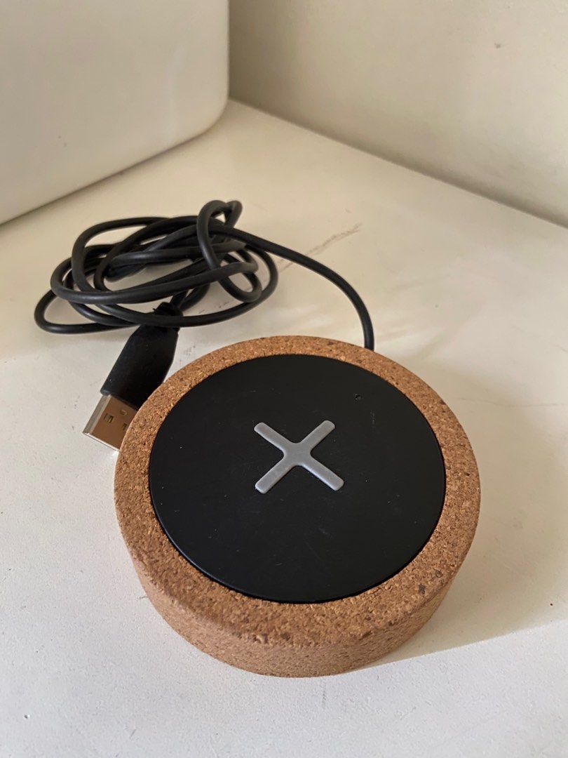 IKEA Wireless Charger (Category: Chargers) located in Bacoor. Submitted by decluttergirlie2 (Listing ID 1394402214, Image 2). Description: RFS: Di nagagamit Location: Bacoor, Cavite.