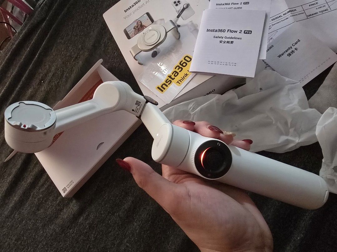 Insta360 Flow 2 Pro (Category: Gimbals & Stabilizers ) located in Manila. Submitted by shk57 (Listing ID 1394251374, Image 3). Description: - Insta360 Flow 2 Pro for sale - Pocket AI Filmmaker - Color: White - Condition: Excellent - Includes: - Original Box - Manuals - Carrying Pouch - All Original Accessories - Features a built-in display purchase date june 26 used 3x .
