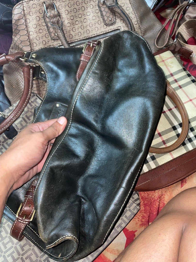 Kate spade leather kili bag medium og (Category: Luxury Bags & Wallets) located in Manila. Submitted by thriftluxury418 (Listing ID 1394336308, Image 3). Description: Authentic Meduim size Good condition Need clean Sign of usage Pre loved.
