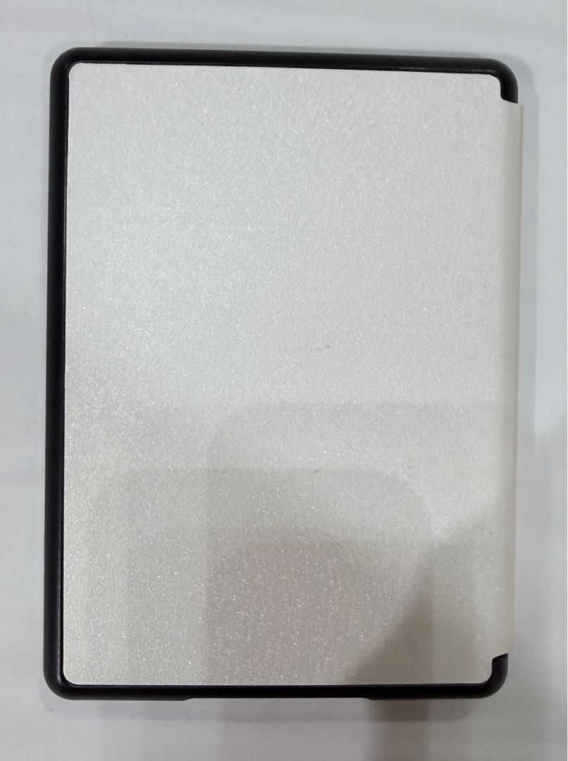 Kindle Paperwhite 5 Cover (Category: Laptops & Notebooks) located in Antipolo. Submitted by ramosjenessa (Listing ID 1394317343, Image 1). Description: Pearl white Hard cover.