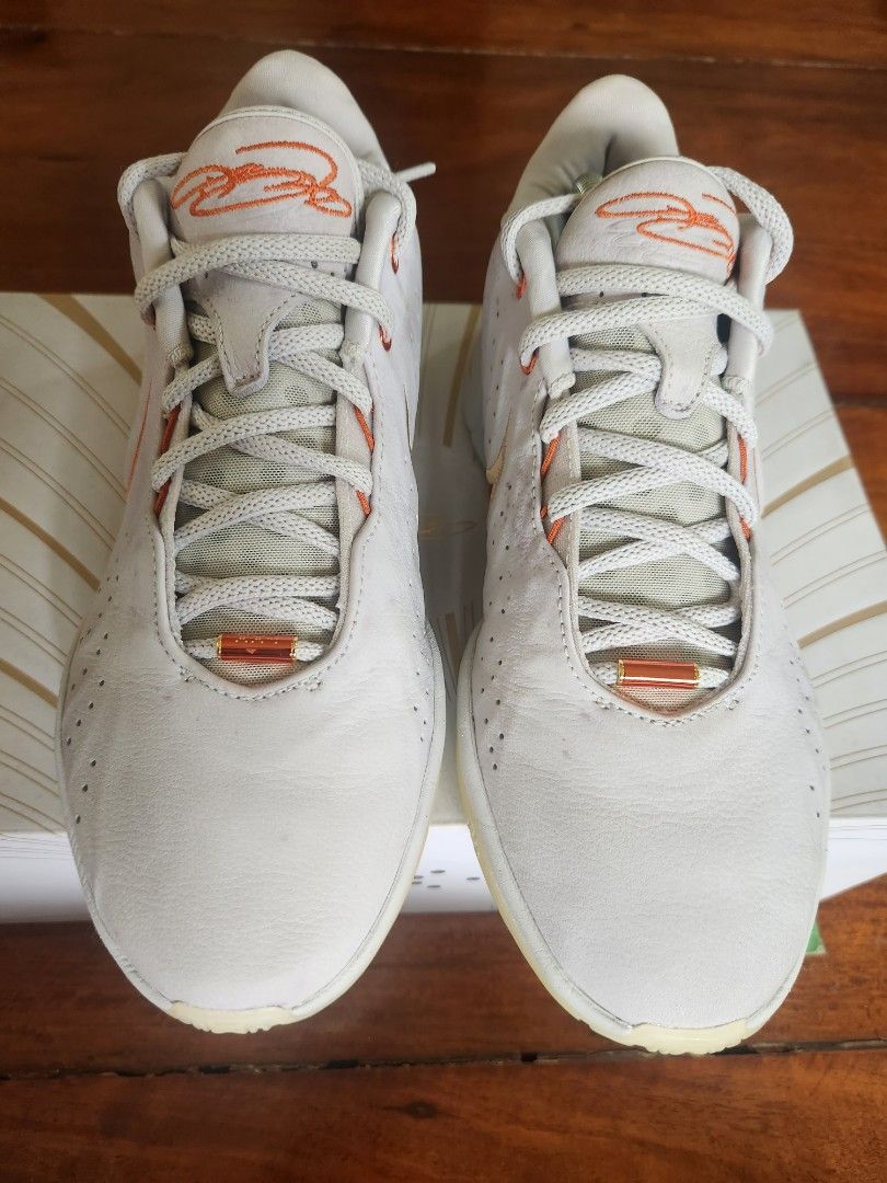 Lebron 21 (Category: Sneakers) located in Makati City. Submitted by karamazob006 (Listing ID 1394255001, Image 3). Description: For sale Lebron 21 Akoya sz9 9/10 used once issue - mold stains see pix 5k.