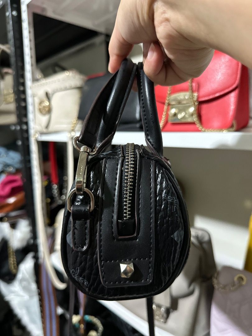 Mcm Mini Boston Sale❗️ (Category: Luxury Bags & Wallets) located in Leyte. Submitted by geojhen944614 (Listing ID 1394243762, Image 2). Description: .