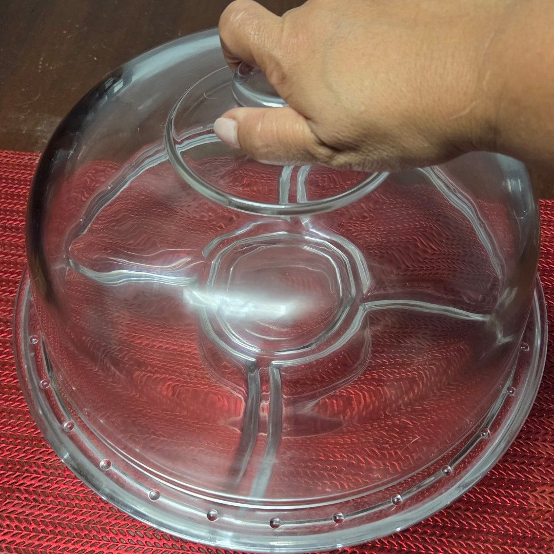 Multipurpose Glass Dome Cake Server (Category: Bakeware) located in Taguig. Submitted by roma2701 (Listing ID 1394209767, Image 3). Description: Take two for 1800 No Box Glass Multi purpose No issue.