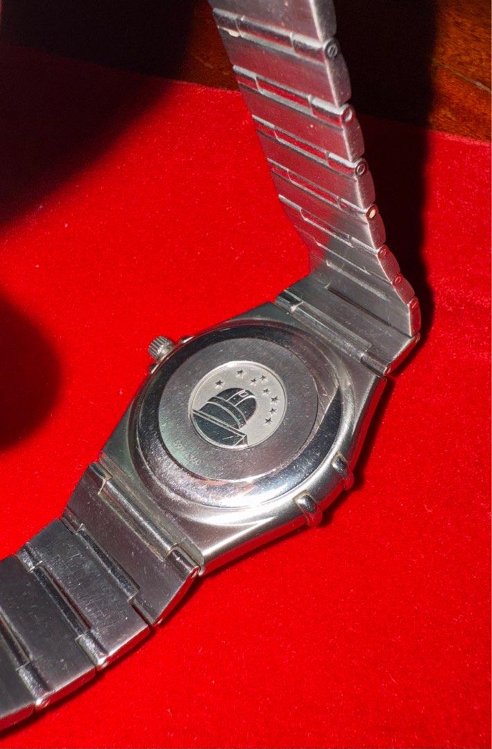 Omega Constellation Perpetual Calendar (Category: Luxury Watches) located in Makati City. Submitted by gentsrackmnl (Listing ID 1394230706, Image 3). Description: Reference 1552.40.00 Case diameter: 35.5 mm Case: Steel Dial Color: Grey Crystal: Domed, scratch‑resistant sapphire crystal with anti‑reflective treatment inside Water resistance: 5 bar (50 metres / 165 feet) Watch size: Gents Total product weigh: (approx.)100 g Calibre OMEGA 1680 Therm