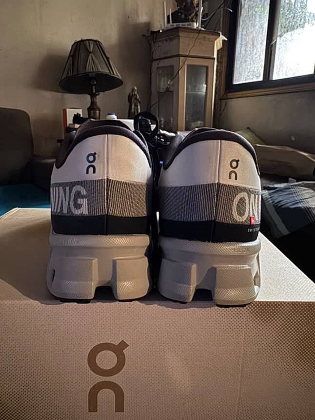 ON Cloudmonster Hyper (Category: Sneakers) located in Taguig. Submitted by somfly (Listing ID 1394221108, Image 3). Description: Cloudmonster Hyper - in great condition - less than 10 km mileage - complete with box and receipt Size: 10 US M Price: 10,000 (nego) Location: Pasig/Pateros.