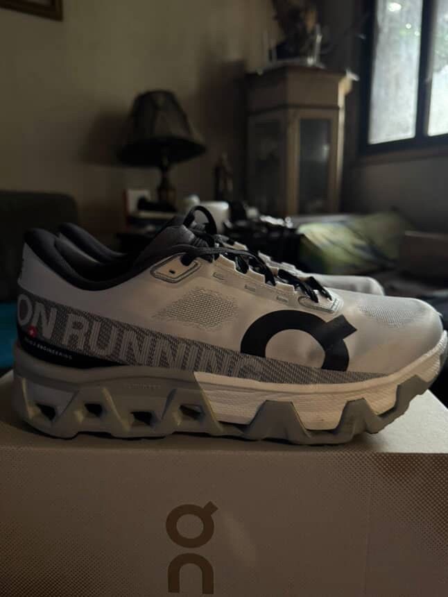 ON Cloudmonster Hyper (Category: Sneakers) located in Taguig. Submitted by somfly (Listing ID 1394221108, Image 2). Description: Cloudmonster Hyper - in great condition - less than 10 km mileage - complete with box and receipt Size: 10 US M Price: 10,000 (nego) Location: Pasig/Pateros.