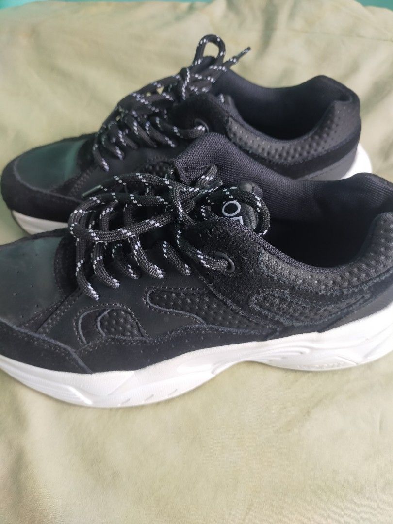 Oriental Traffic Sneakers (Category: Sneakers) located in Cavite. Submitted by jaycel79 (Listing ID 1394344148, Image 2). Description: Free sf po..