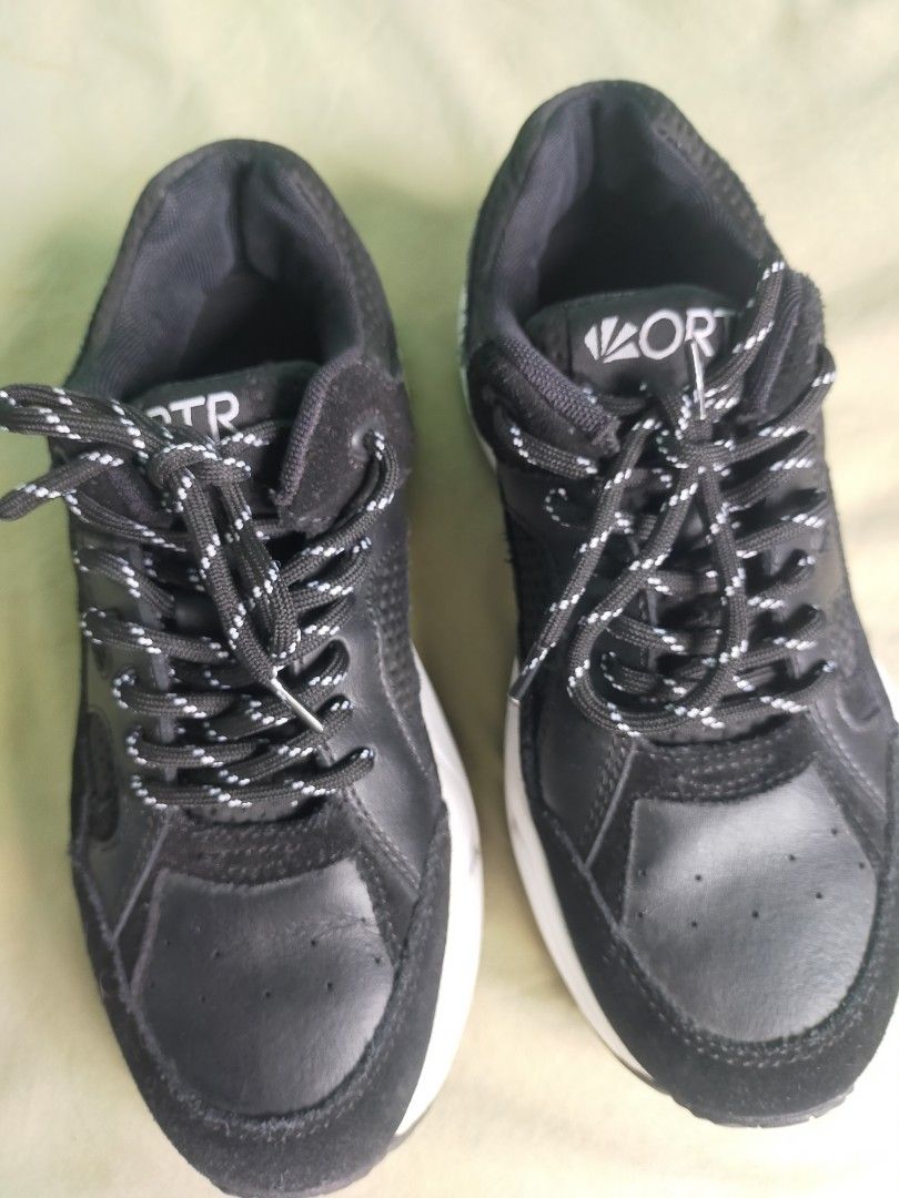 Oriental Traffic Sneakers (Category: Sneakers) located in Cavite. Submitted by jaycel79 (Listing ID 1394344148, Image 1). Description: Free sf po..