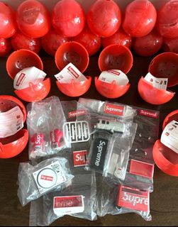 小物・アクセサリー Supreme Bandai Gashapon Mac Tools T5025P Supreme Bandai Gashapon Machine (FW25) - $18