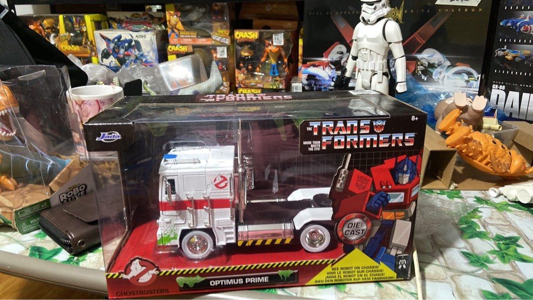 Transformers X Ghost Busters Truck (Category: Vehicle & Diecast Models) located in Taytay. Submitted by michidc (Listing ID 1394238457, Image 1). Description: OPTIMUS PRIME X GHOSTBUSTERS COLLABORATION Hard to find BAKAL 1:24 scale Brand new MISB 2 pcs onhand.