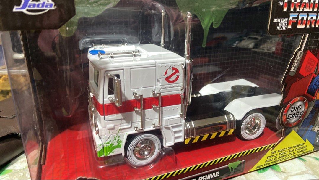 Transformers X Ghost Busters Truck (Category: Vehicle & Diecast Models) located in Taytay. Submitted by michidc (Listing ID 1394238457, Image 2). Description: OPTIMUS PRIME X GHOSTBUSTERS COLLABORATION Hard to find BAKAL 1:24 scale Brand new MISB 2 pcs onhand.