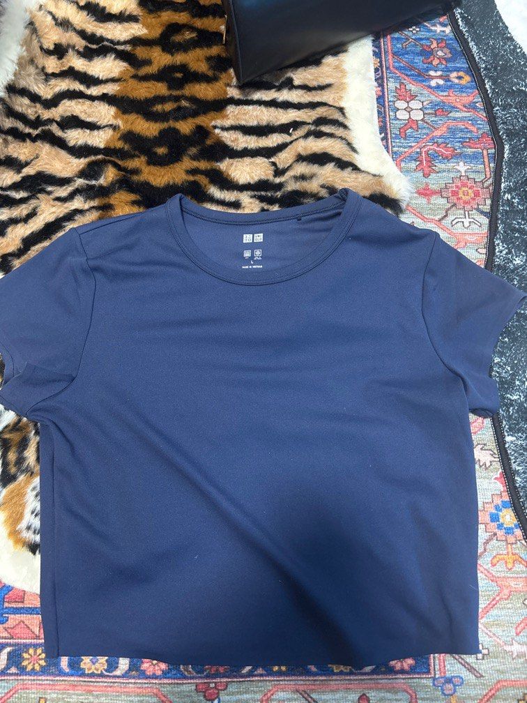 Uniqlo Airism (Category: Shirts) located in Quezon City. Submitted by risse_declutters (Listing ID 1394318375, Image 2). Description: .